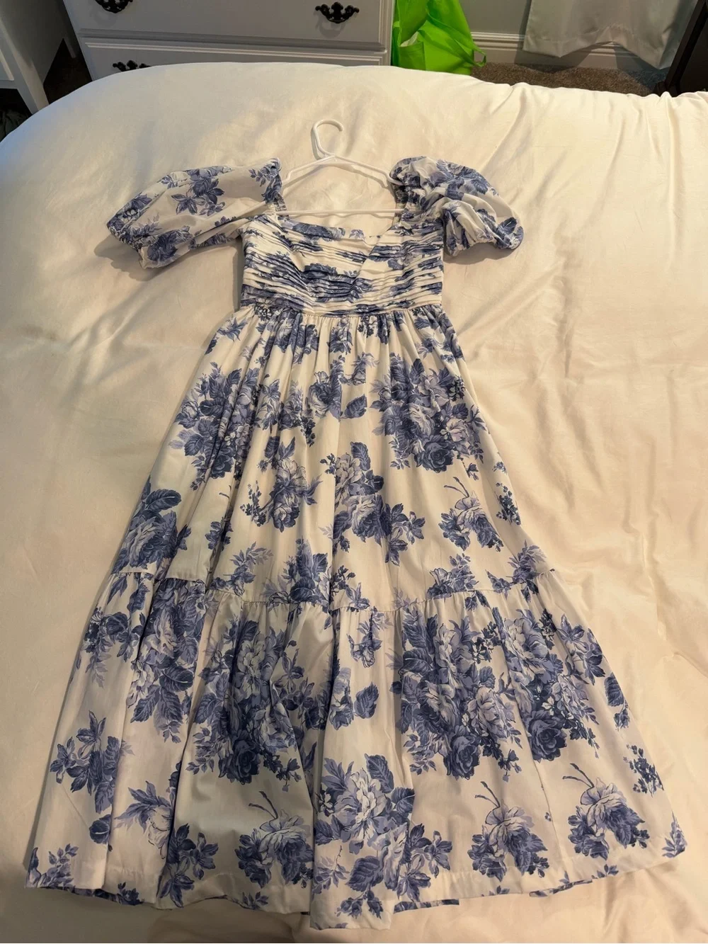 Abercrombie and Fitch Garden dress (White and Blue Floral Puff-Sleeve Dress)